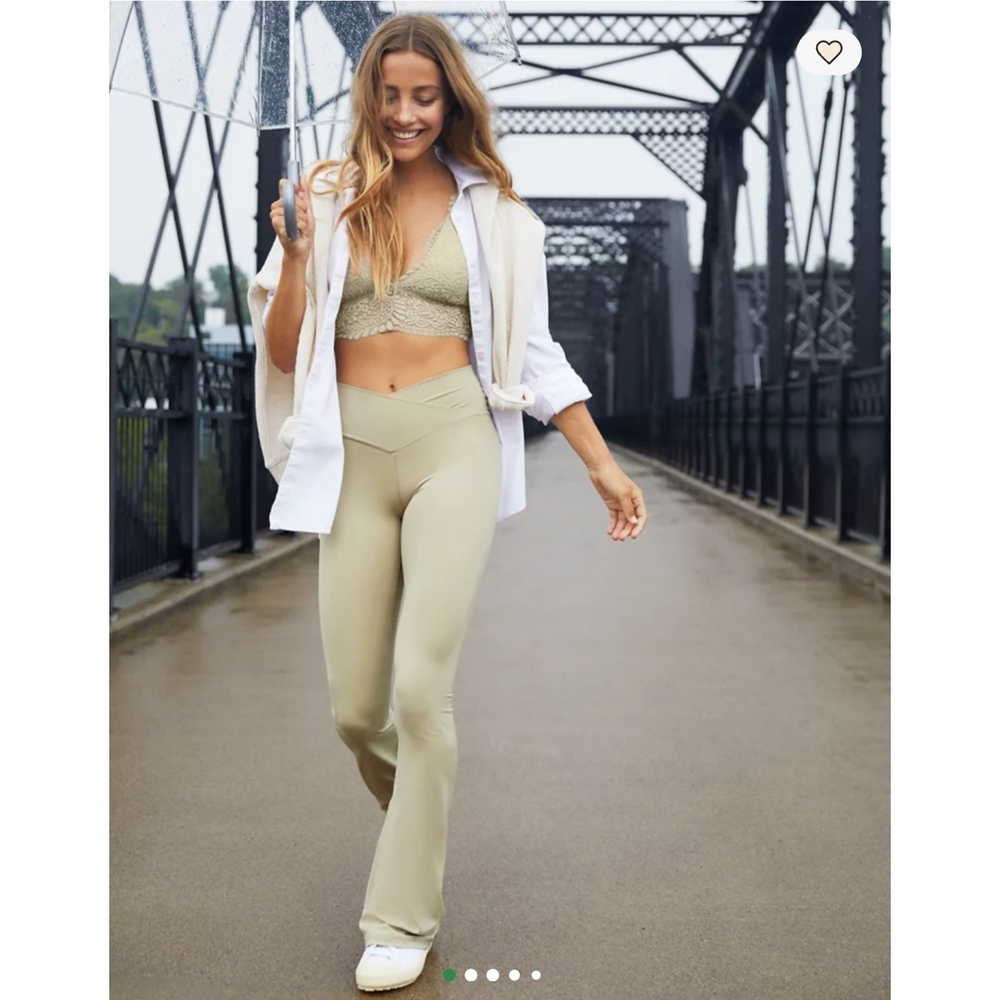 OFFLINE by Aerie Real Me Hig Rise Flare Leggings Short Inseam| Tan| Small